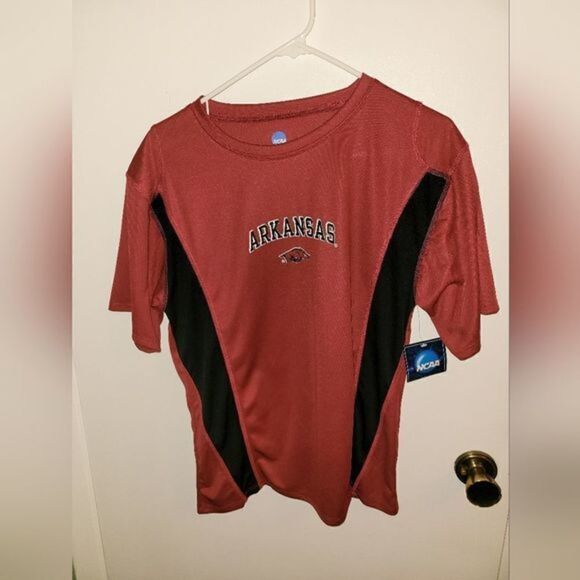 NCAA Arkansas Razorback shirt - Picture 1 of 4